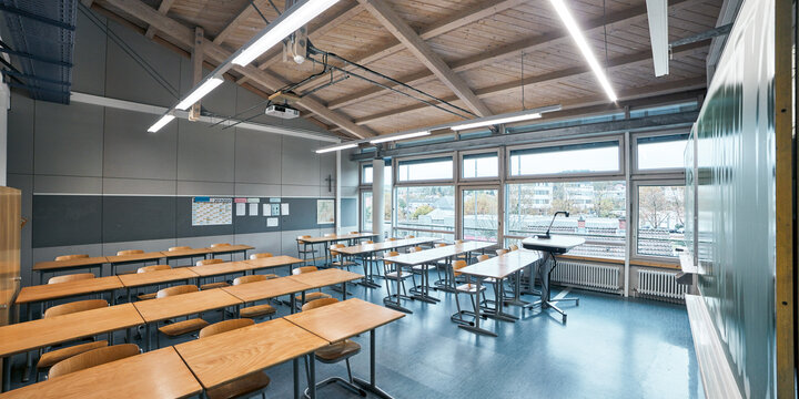 Classroom with intelligently connected lights